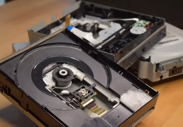 Xbox 360: Demontaż Fat, Slim, E Czy naprawisz ją sam?