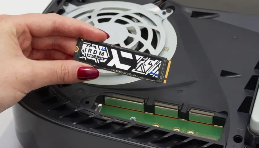Jaki dysk wewnętrzny do PS5? Wybierz SSD M.2 i zapomnij o braku miejsca!